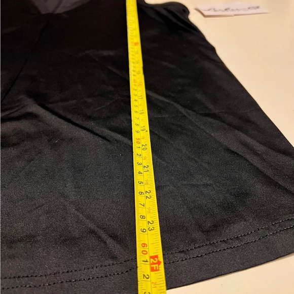 Lulu-B UPF 50+ Cooling Fabric Sleeveless V-Neck Top Black Size Small NWT new - Picture 3 of 9